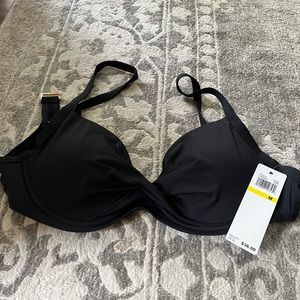 Catalina Women's Standard Twist Front Underwire Bikini Top
Size M